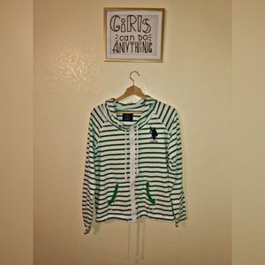 Stripes sweater with zipper.